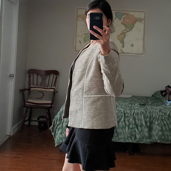 Cotton and Linen Blazer - Picture 3 of 10